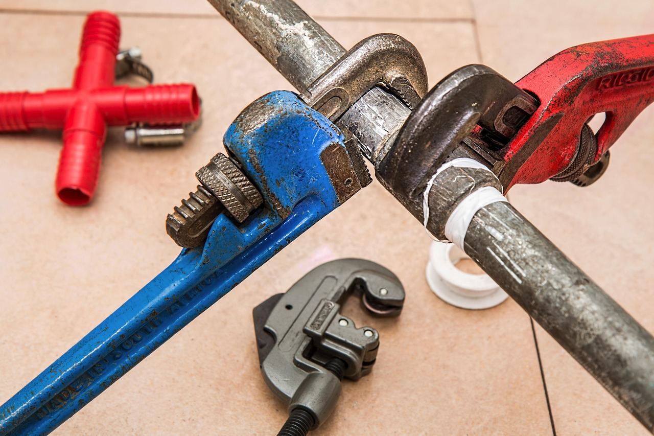 Outils indispensables pour réparer une petite fuite à la maison