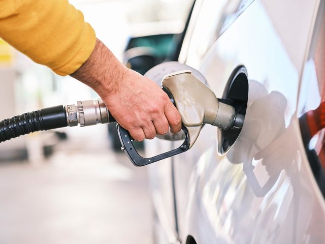 Diesel à 2,23€/L : comment alléger votre facture carburant