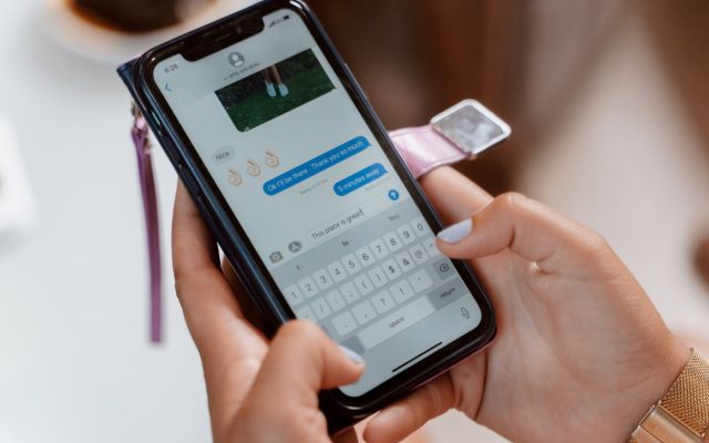 Faux Ameli, faux colis : passer un SMS au détecteur d'arnaque