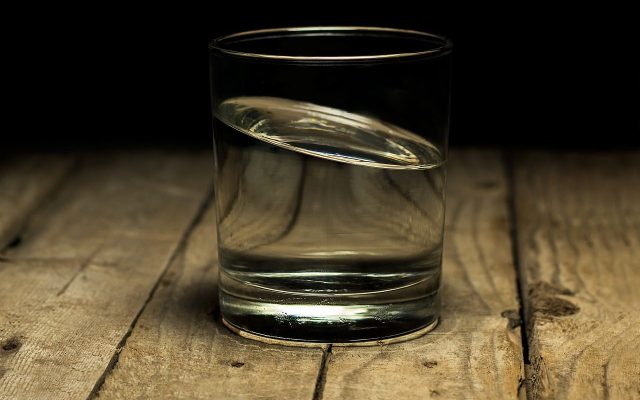 Combien de litres d’eau par jour ? Repères officiels